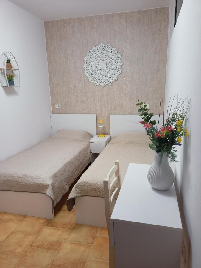 Apartman Dagmar Durrës Exteriör bild