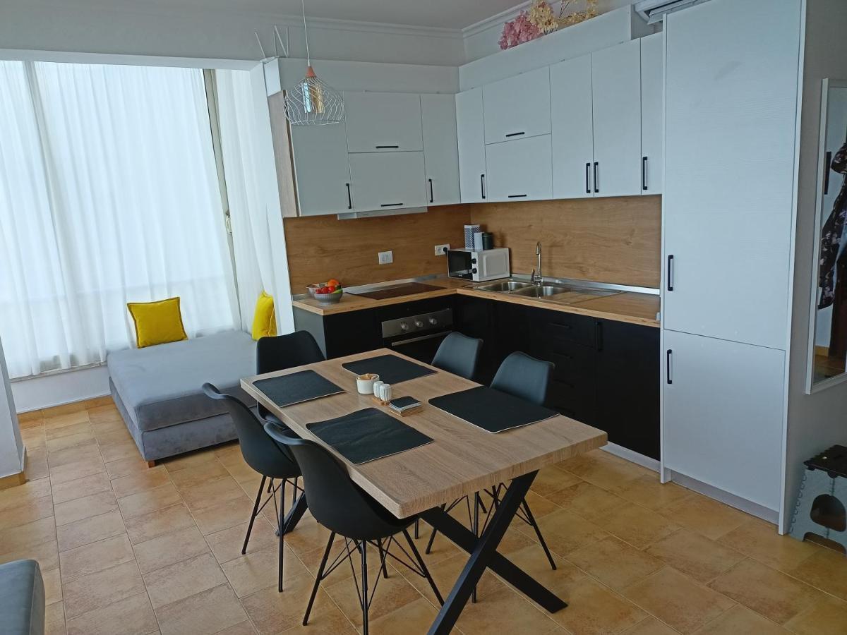 Apartman Dagmar Durrës Exteriör bild